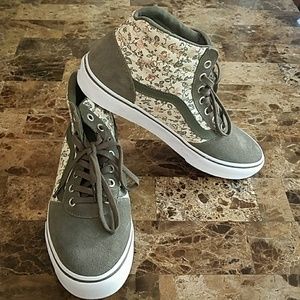 Vans Milton Floral High Top Sneaker😍😍